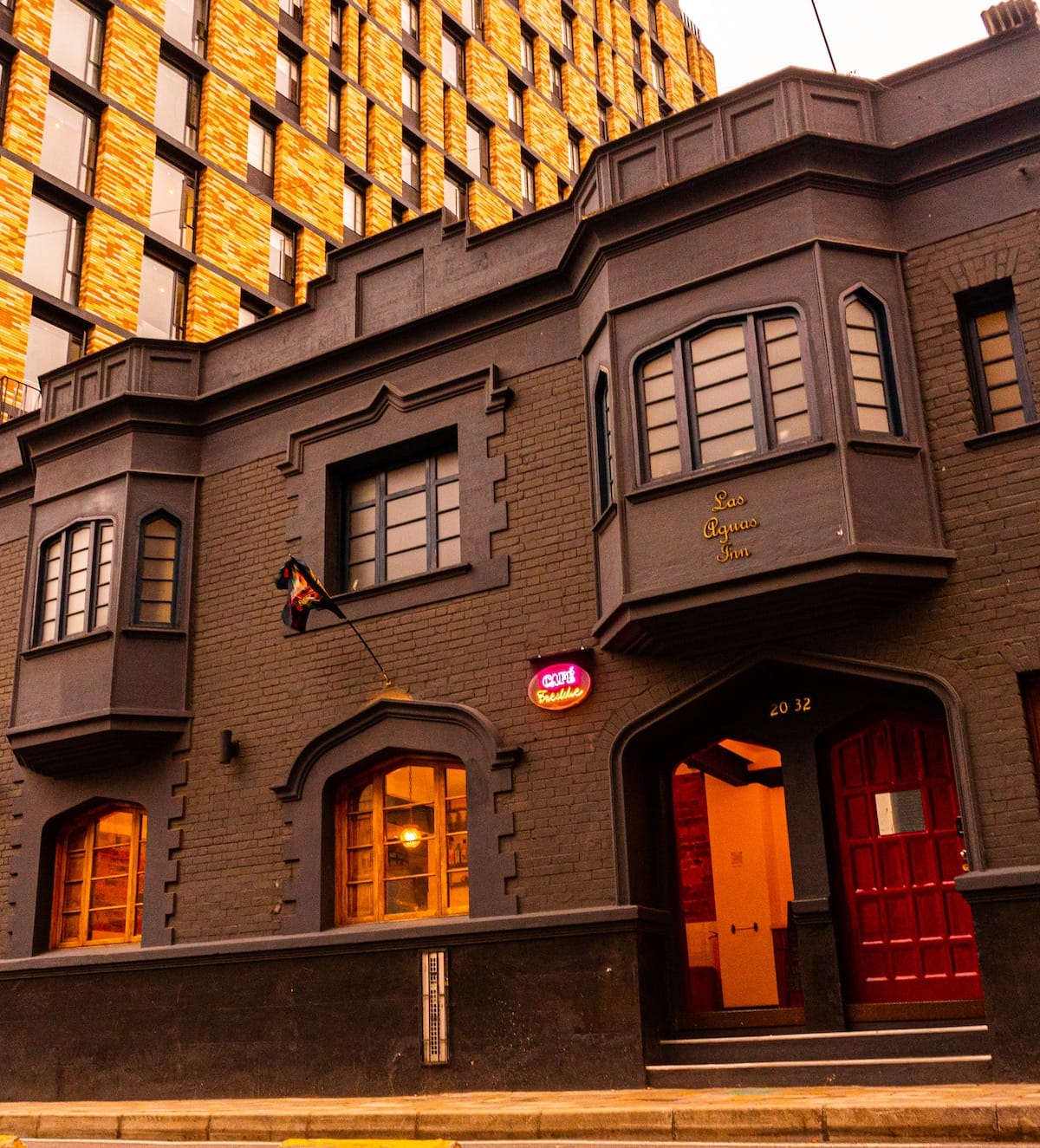 Hotel Centro Histórico Bogotá con arquitectura colonial Las Aguas Inn